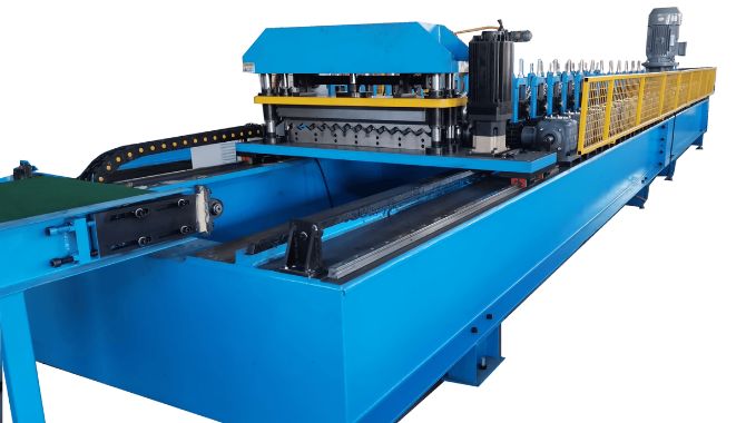High speed corrugated panel roll forming machine